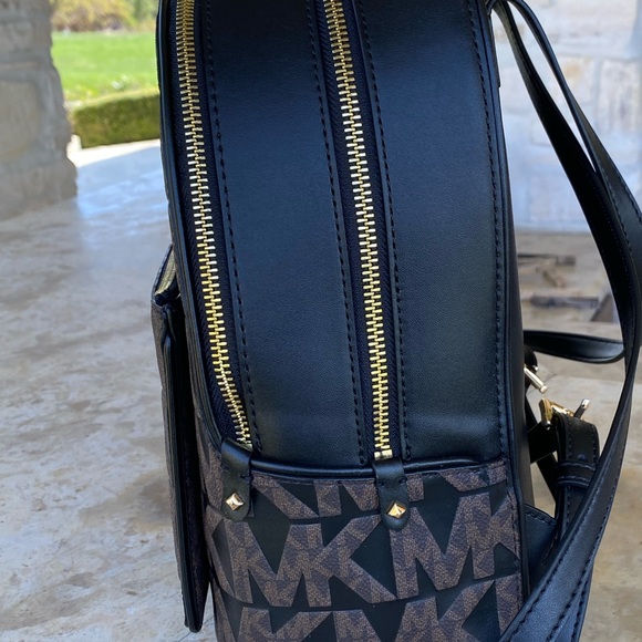 Michael Kors Adina signature backpack brown NWT - Picture 9 of 13